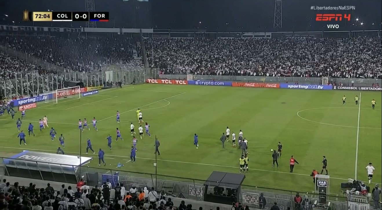 Confusão na partida entre Colo-Colo x Fortaleza, pela Libertadores