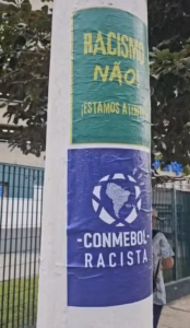 Torcida do Palmeiras espalha cartazes em protesto contra a CONMEBOL