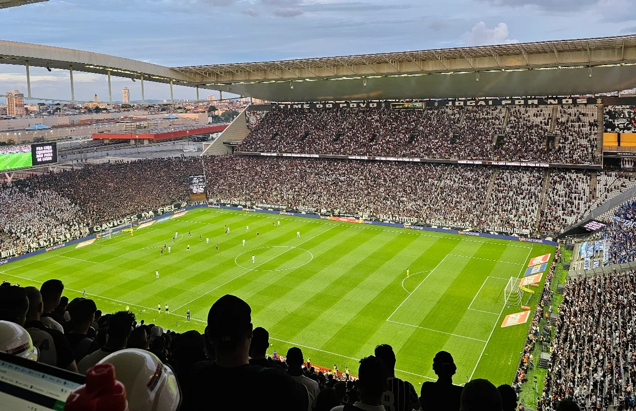 Gramado do Corinthians: executivo admite falhas e promete melhora após críticas