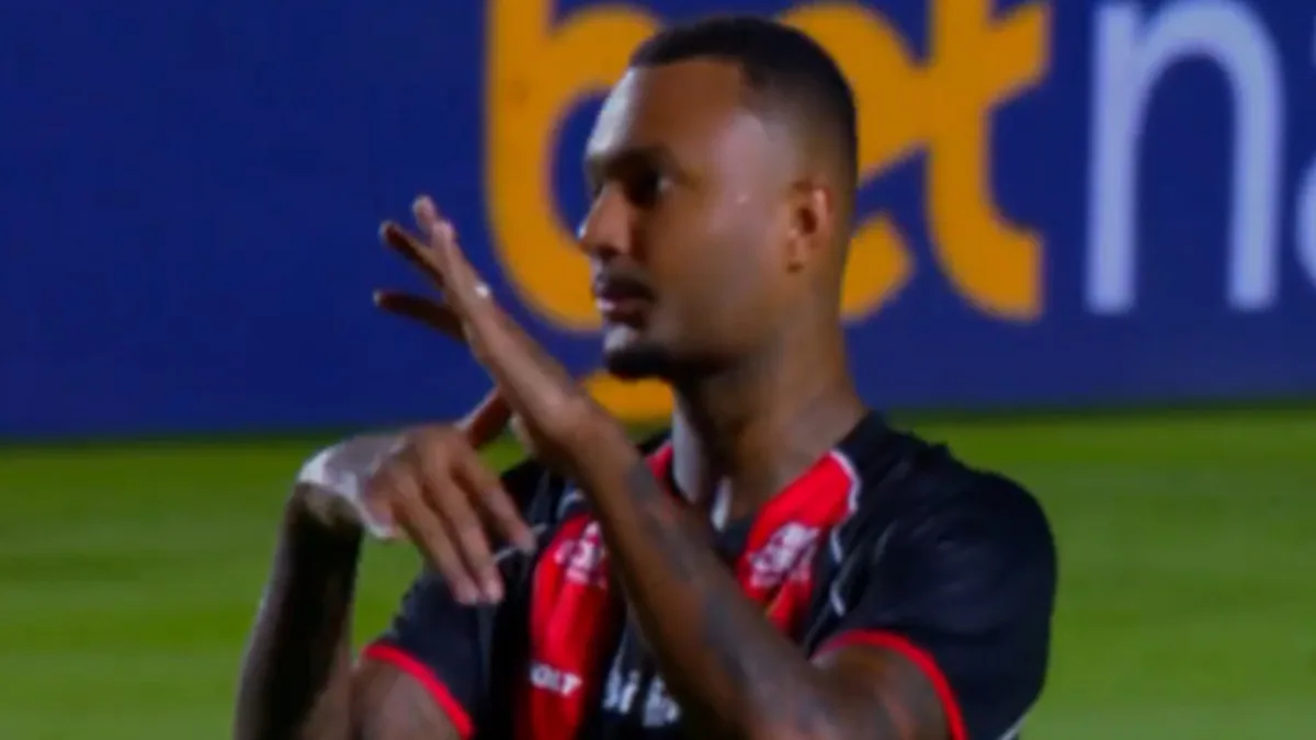 Luan Cândido reconhece erro em jogo do Vitória e questiona Abel Ferreira
