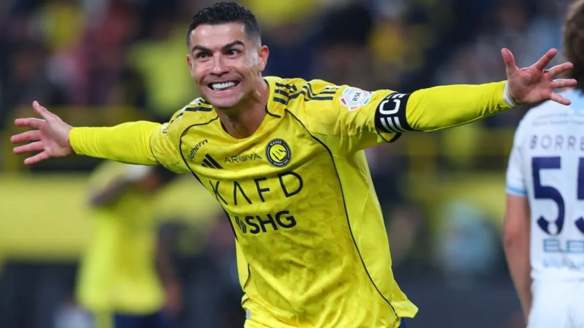 Cristiano Ronaldo surge com cabelo ruivo em treino do Al-Nassr após Copa do Mundo
