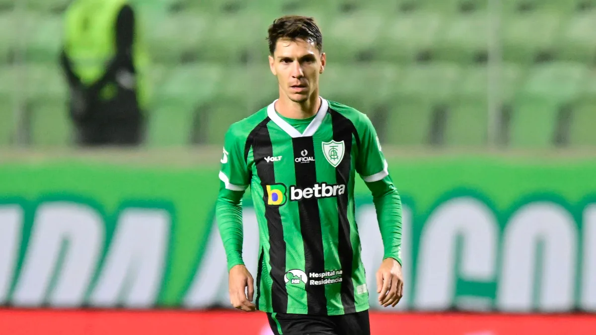 América-MG: meia Alê passa por cirurgia no joelho e continua como desfalque na equipe