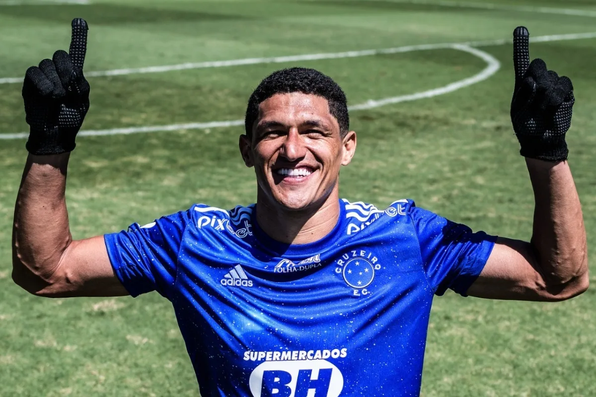 Luvannor, ex-atacante do Cruzeiro, assina com novo clube na Arábia Saudita