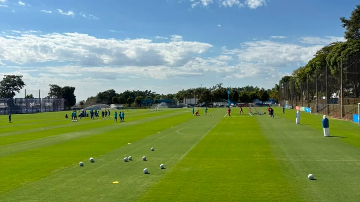 Treino do Cruzeiro tem retorno de goleiros e reforços em campo antes de duelo pelo Brasileiro